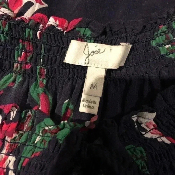 Joie  Silk Floral Top Navy Size Medium - Picture 4 of 6